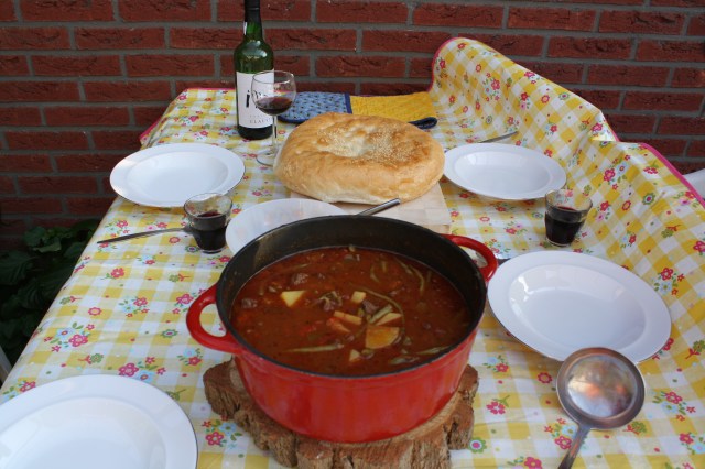 goulash met brood