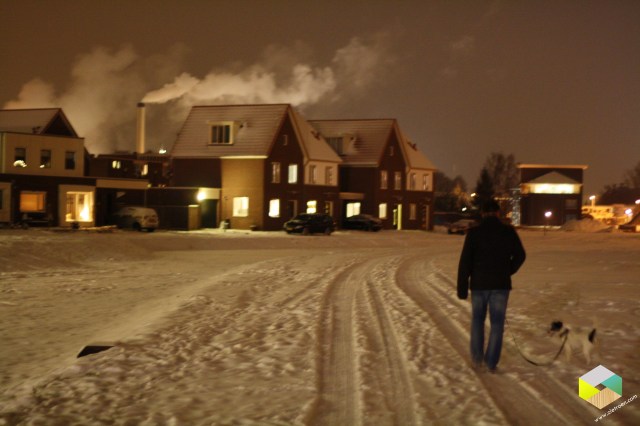 avondwandeling in de sneeuw