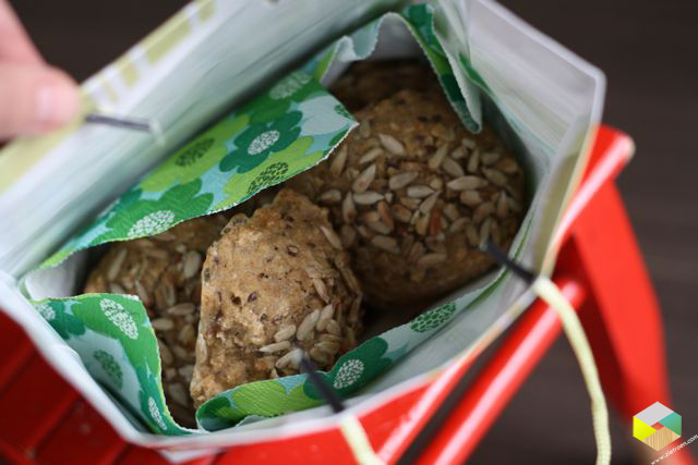 zelf gebakken broodjes